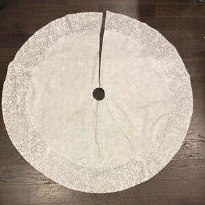 White and Gray Christmas Tree Skirt